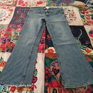 aeropostale flair low rise distressed jeans 13-14